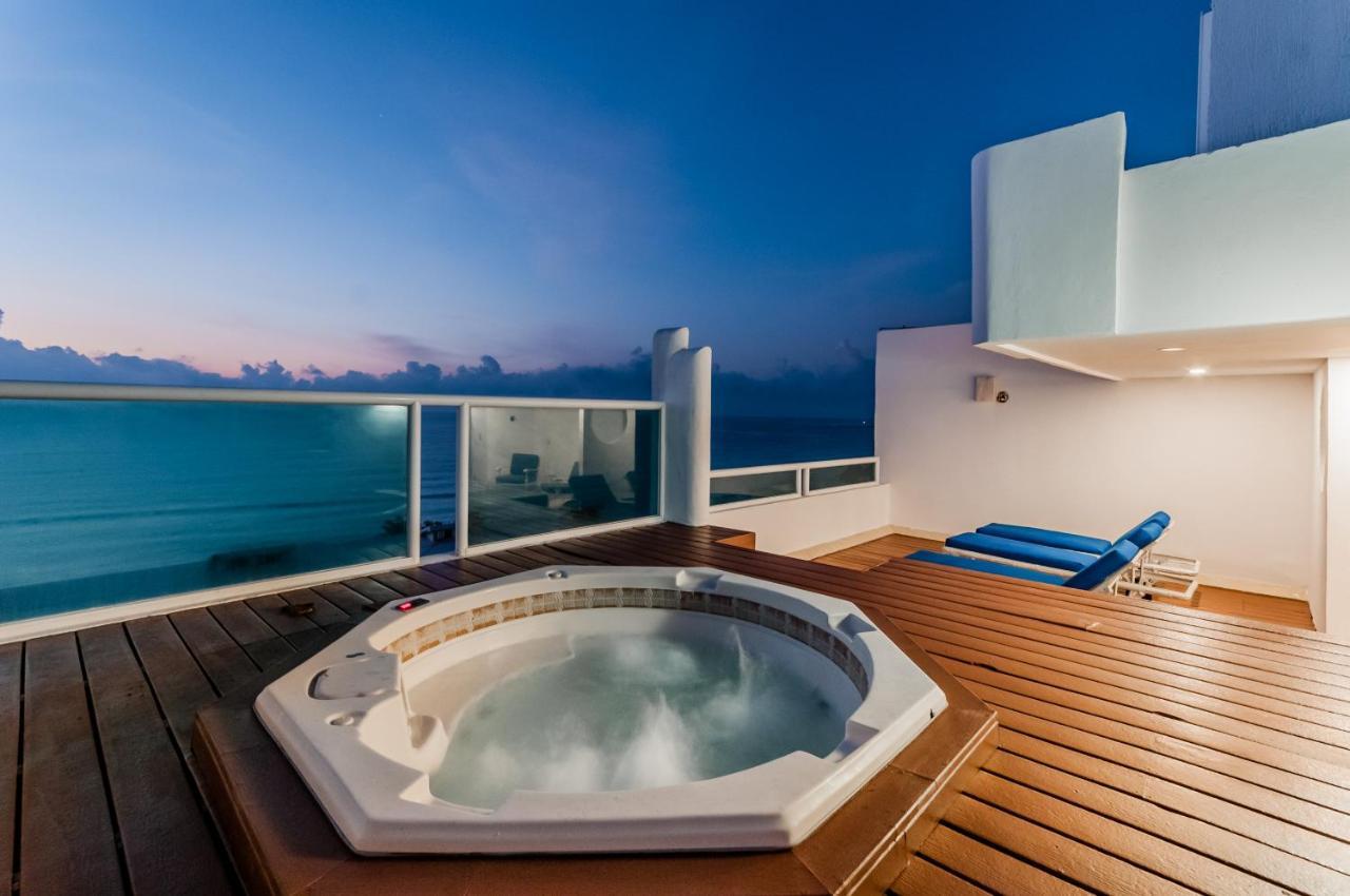 HOTEL STUNNING VIEWS BEACHFRONT PENTHOUSE - WITH ROOFTOP PRIVATE JACUZZI -  BY LIVIN CANCUN 3* (Mexico) - from US$ 849 | BOOKED